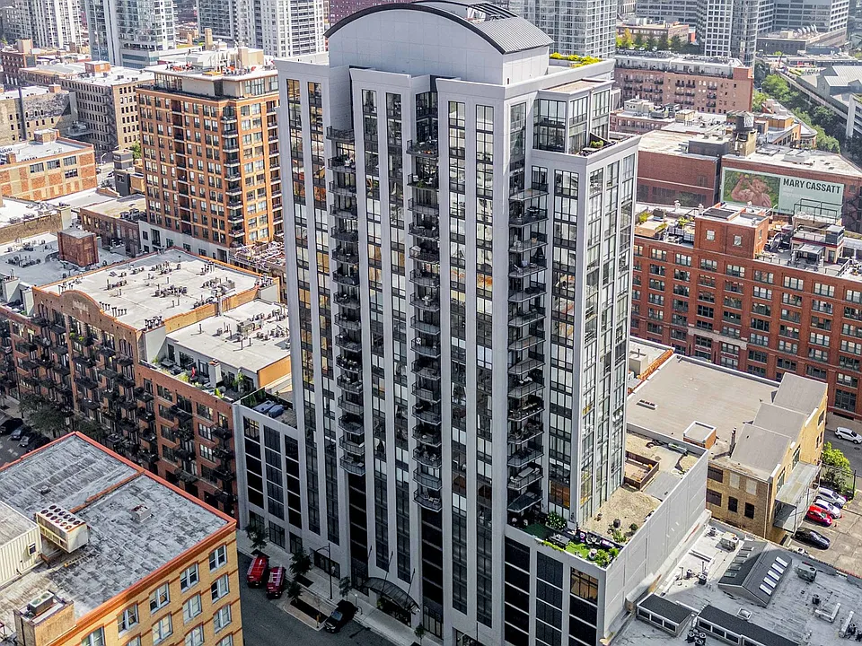 435 W Erie St #1305