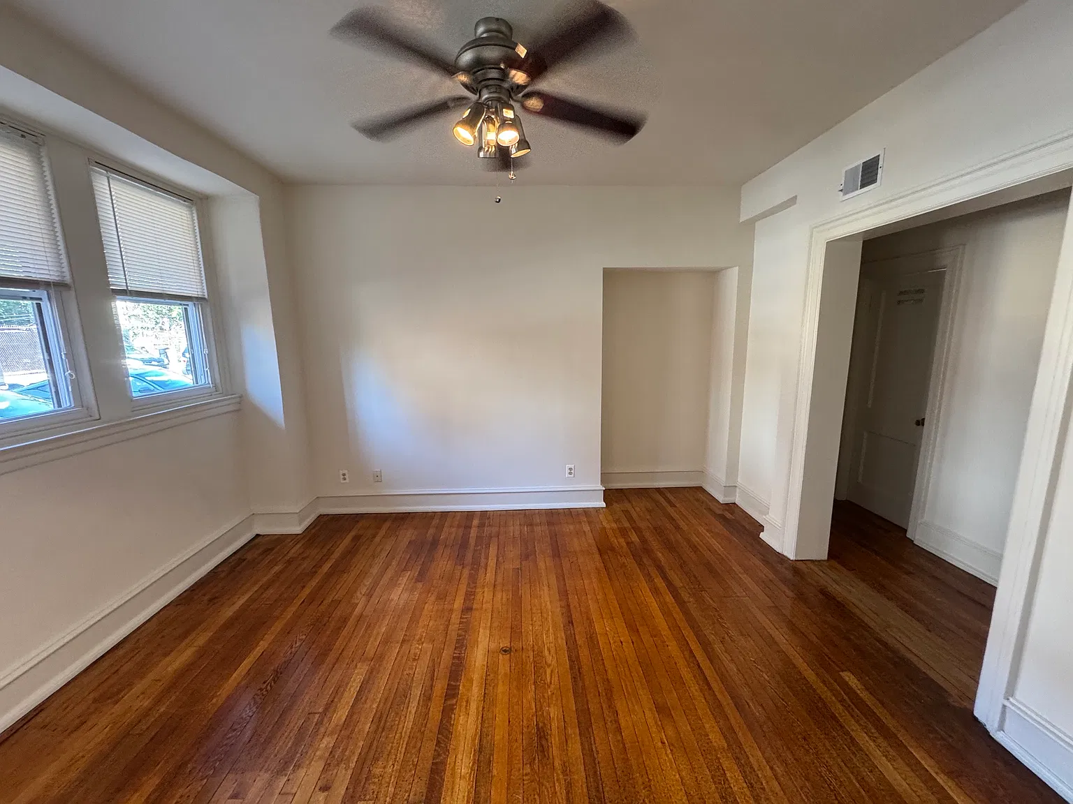 2 bed, 920 sqft, $2,150 — Photo 4