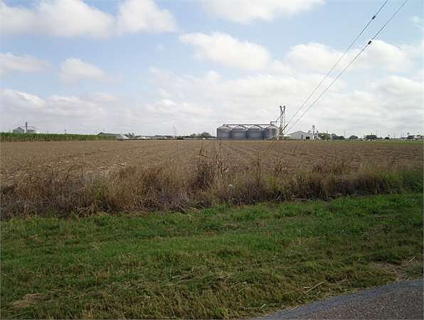 1st image of 710 Moon Lake Dr N
