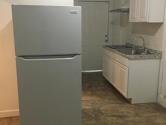 4th image of 1485 N Lyndell Dr #1