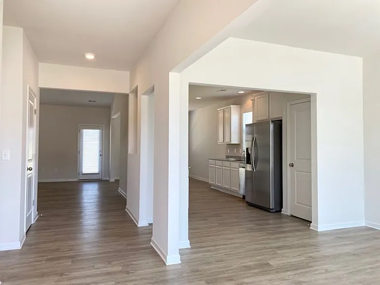 712 Spring Cress Dr — Photo 3