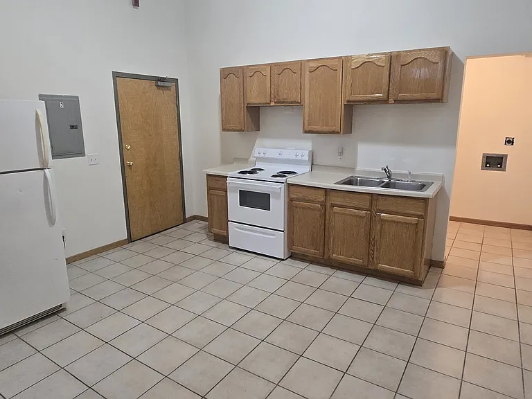 425 Cedar Ave #413-2 — Photo 2