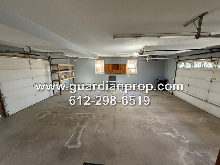 2202 Saint Croix St — Photo 25