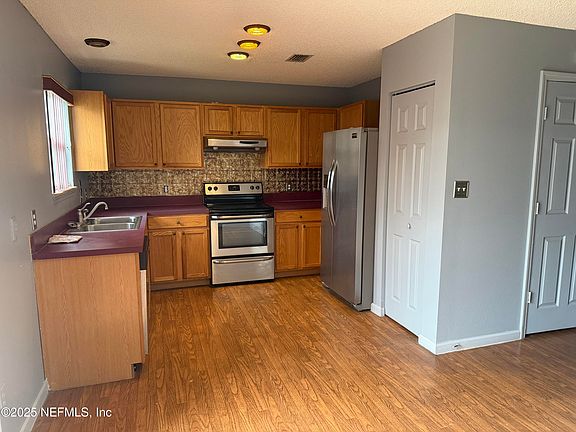 3rd image of 1114 SCHEIDEL Court