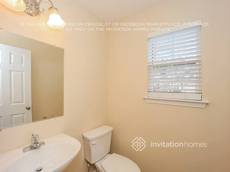 471 Charles Towne Ave — Photo 17