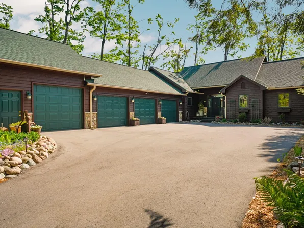 1595 Lake Club Dr W, Gaylord, MI 49735