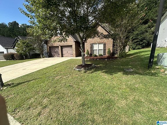 5th image of 932 Valley Cir