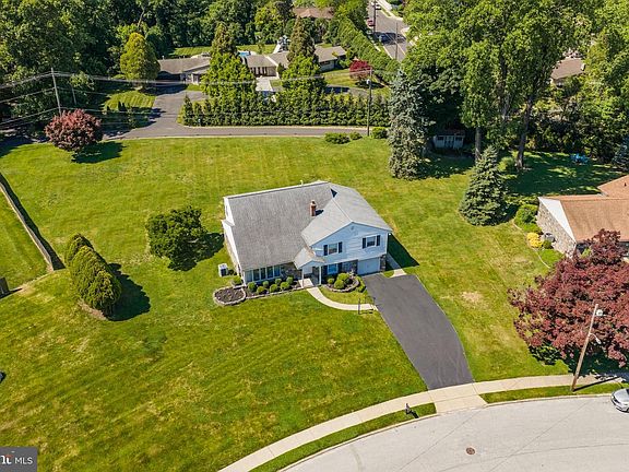 3rd image of 1133 Ballytore Rd