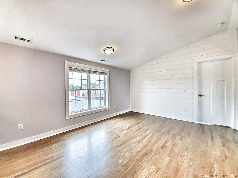 5 Isaacs St #3A — Photo 2