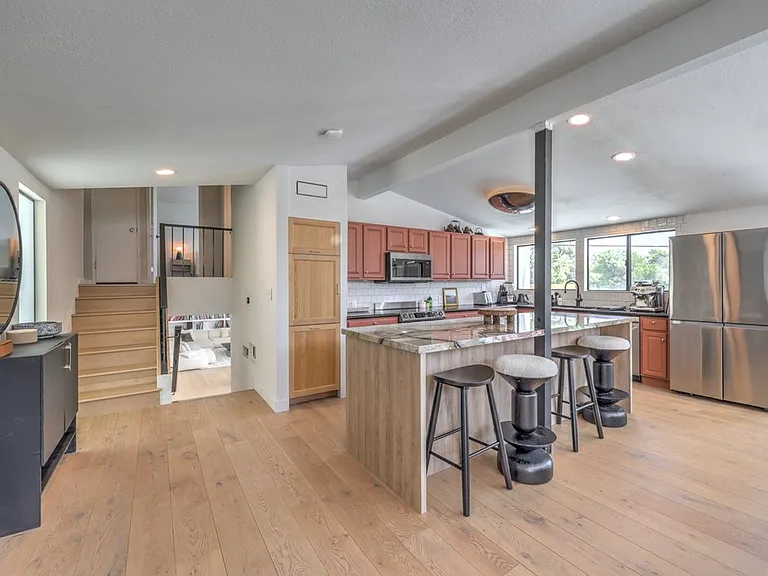 3474 Spencer St — Photo 3