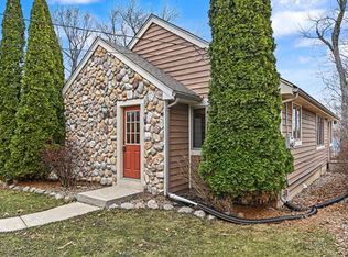 7307 W View Dr, Wind Lake, WI 53185
