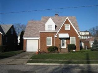 1020 Creek View Dr, Cleveland, OH 44119