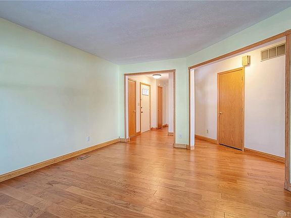 3rd image of 1004 Old Stone Ct