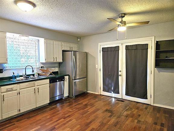 5th image of 145 Maindale Dr
