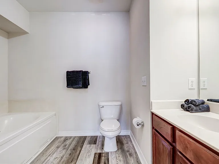 Harborside Apartment Homes — Photo 12