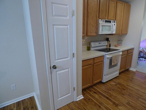 4th image of 9081 Fallsmill Dr