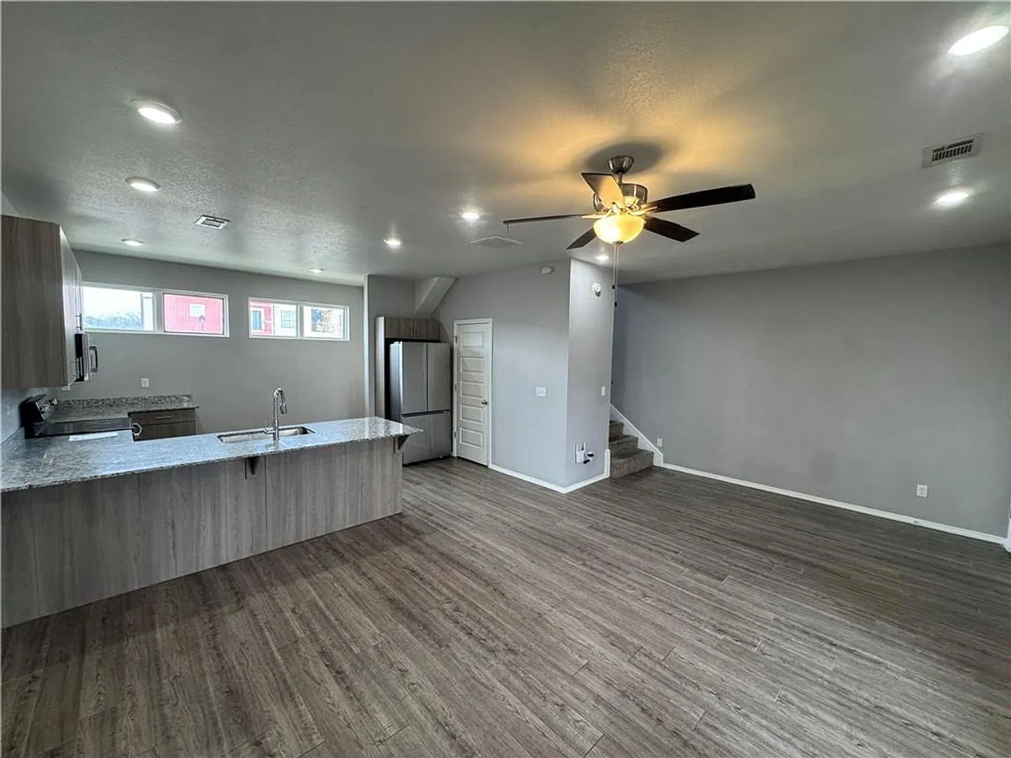 1520 Razorback Rd — Photo 4