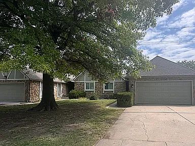 2nd image of 1502 S Todd Pl