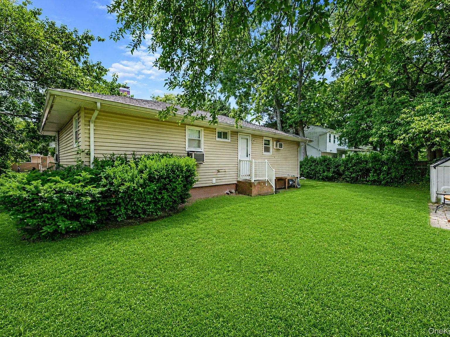 3 bed, 1.0 bath, 1758 sqft, $3,500 — Photo 3
