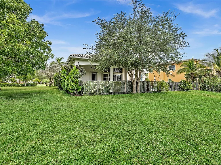 7738 NW 112th Way — Photo 77