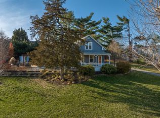 274 Foote St SW, Cedar Rapids, IA 52404