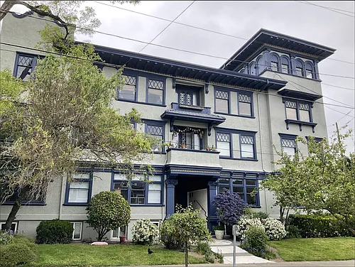 302 Malden Ave E Photo 1