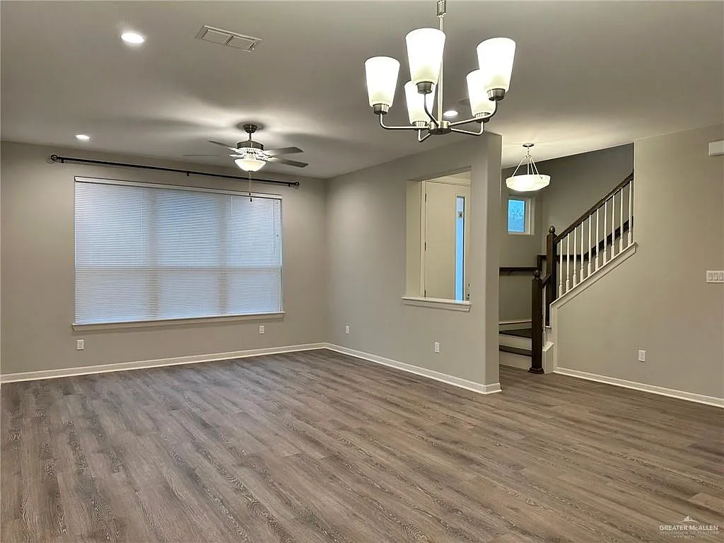 3 bed, 2.5 bath, 2025 sqft, $2,500 — Photo 4