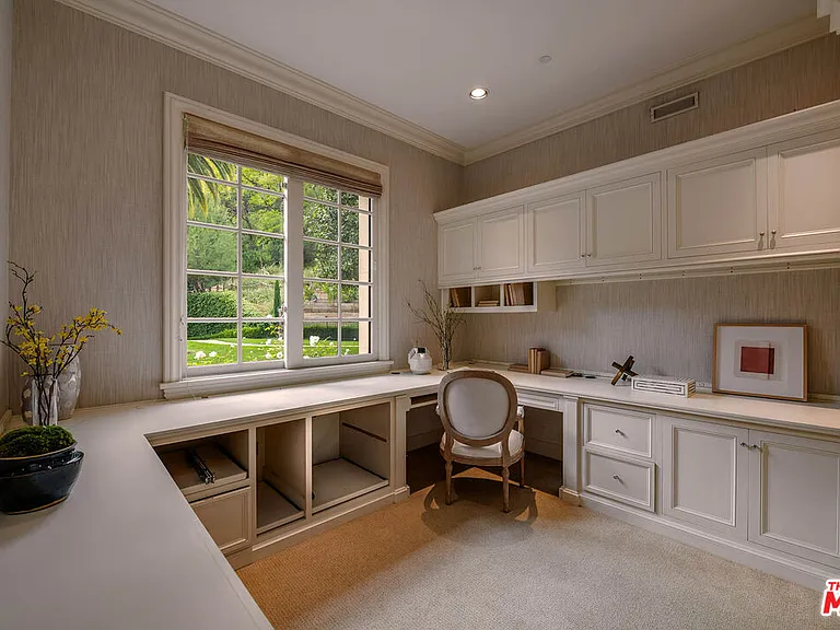 70 Beverly Park — Photo 27