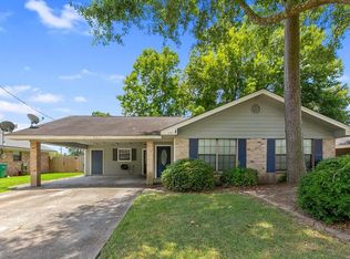 237 Summerwood Dr, Sulphur, LA 70663