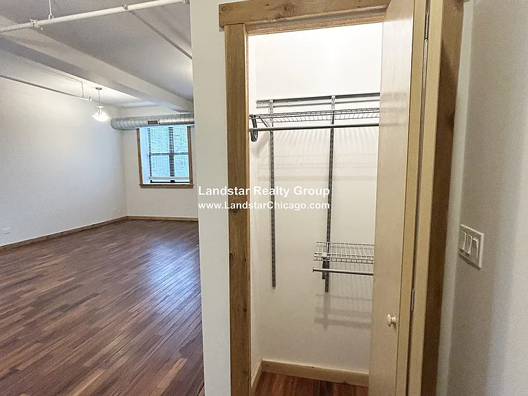 4611 S Ellis Ave #206 — Photo 5