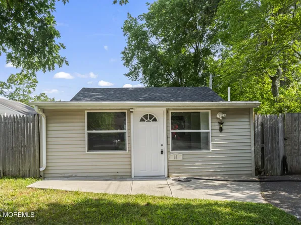 37 Central Avenue, Waretown, NJ 08758