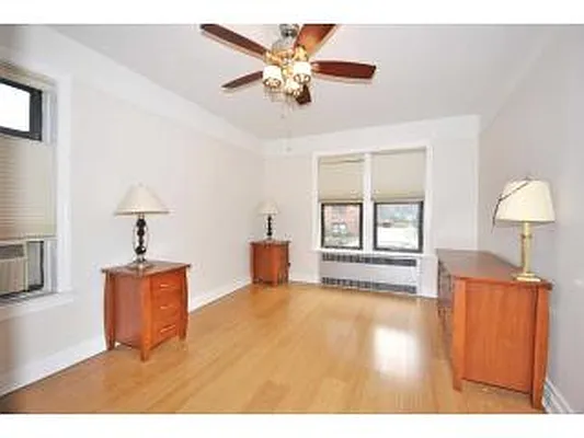 Sold by CENTURY 21 Sunny Gardens Realty, Inc. | media 14