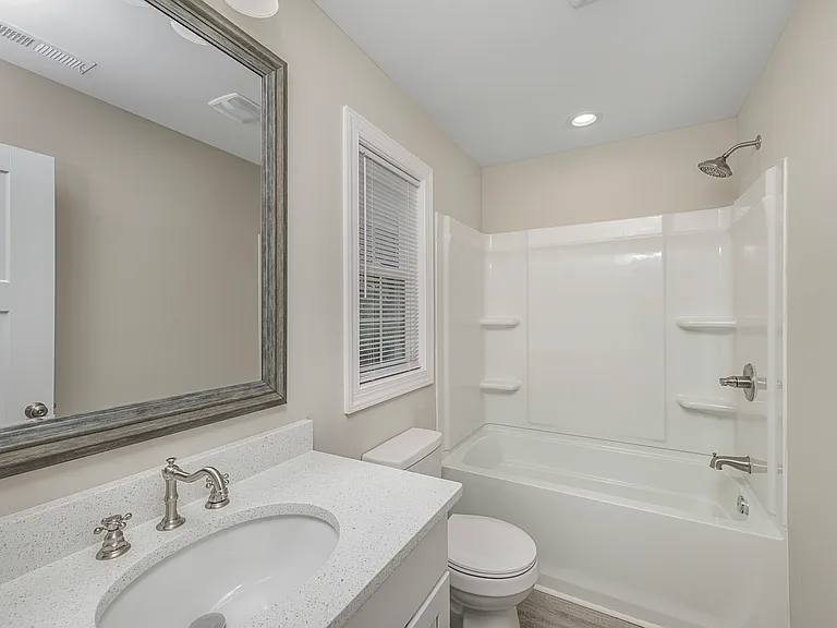 1052 W Bank St #102 — Photo 4