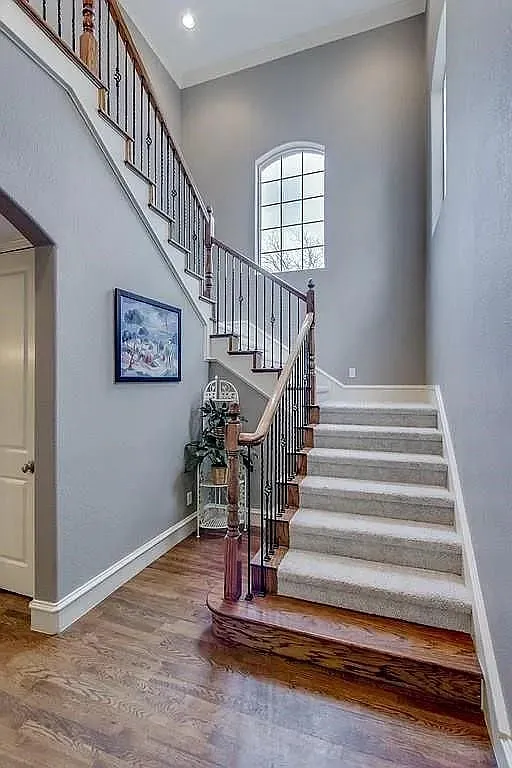 3 bed, 2.5 bath, 2541 sqft, $4,300 — Photo 2