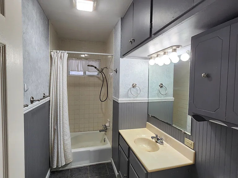 707 Normal St — Photo 10