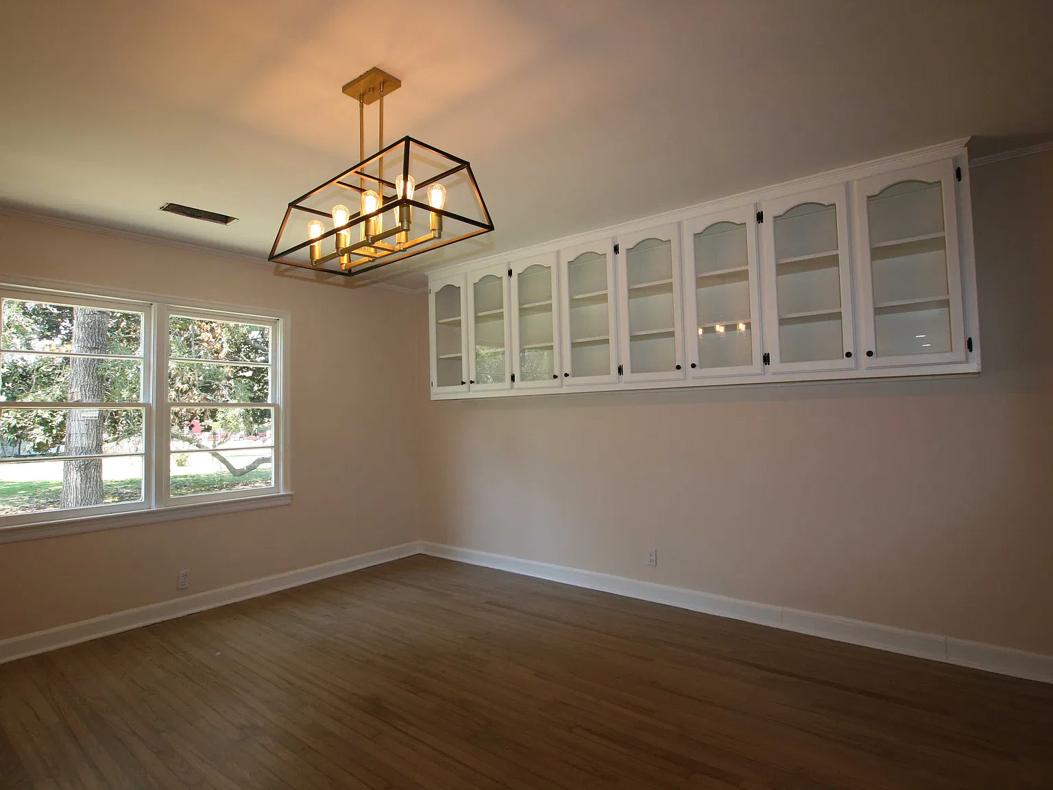 2 bed, 2256 sqft, $1,900 — Photo 4