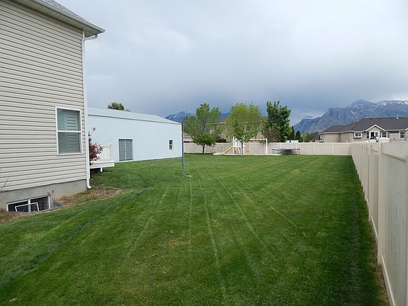4th image of 2650 N 600th St E