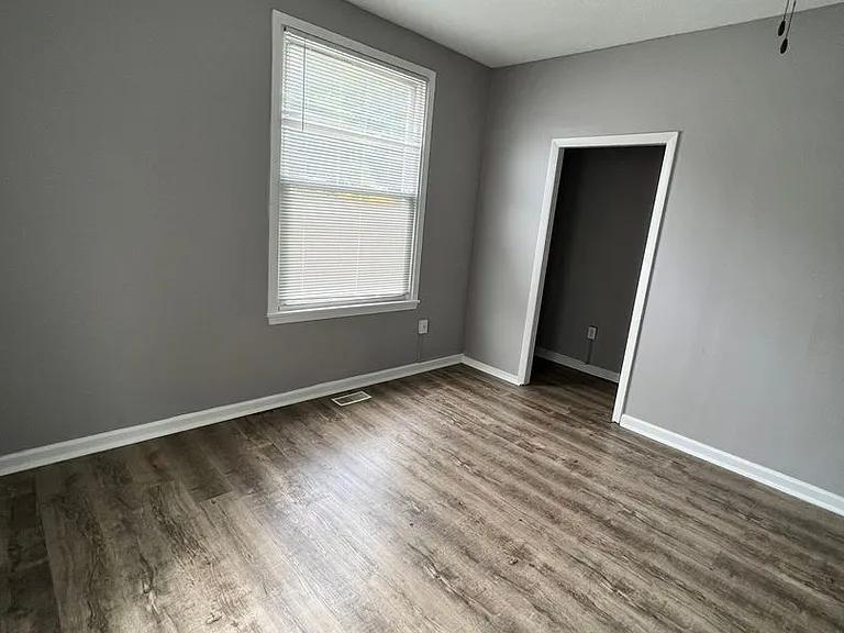 1617 Ferry St — Photo 16