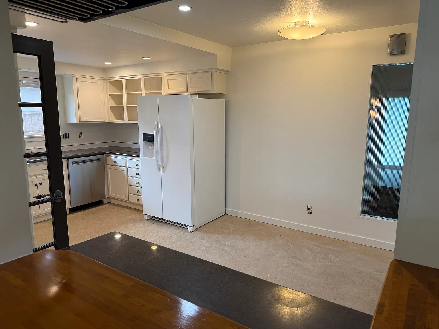 3 bed, 1270 sqft, $4,100 — Photo 3