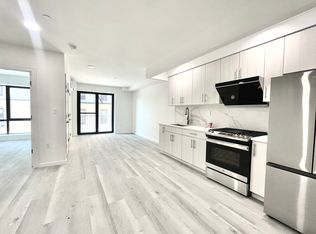 42-08 161st St #3, Flushing, NY 11358