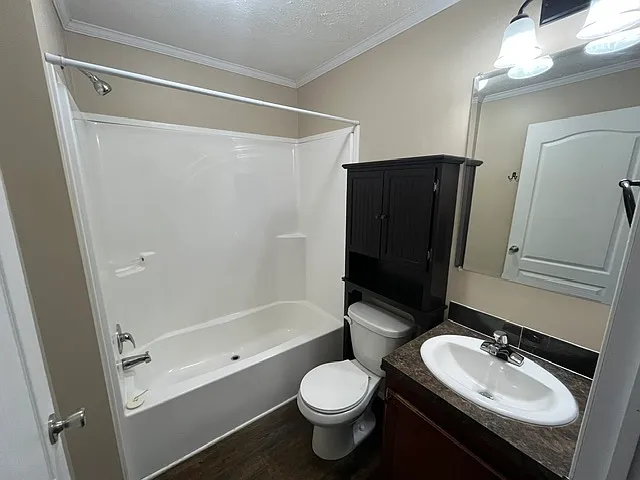 11 Meadows — Photo 16