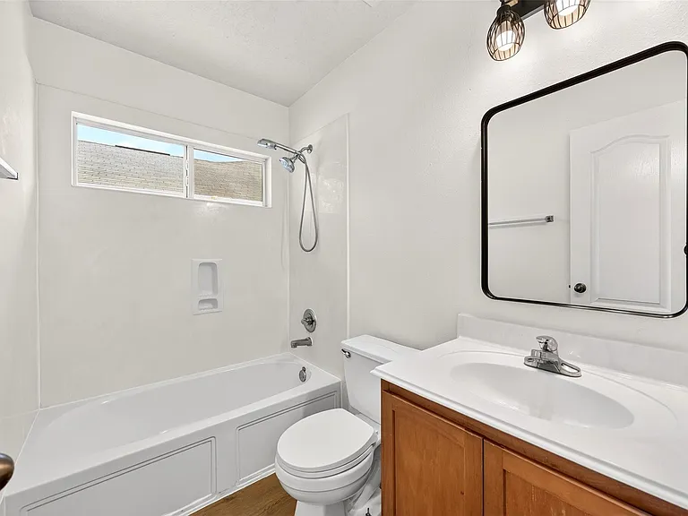 19246 Hopeview Ct — Photo 34