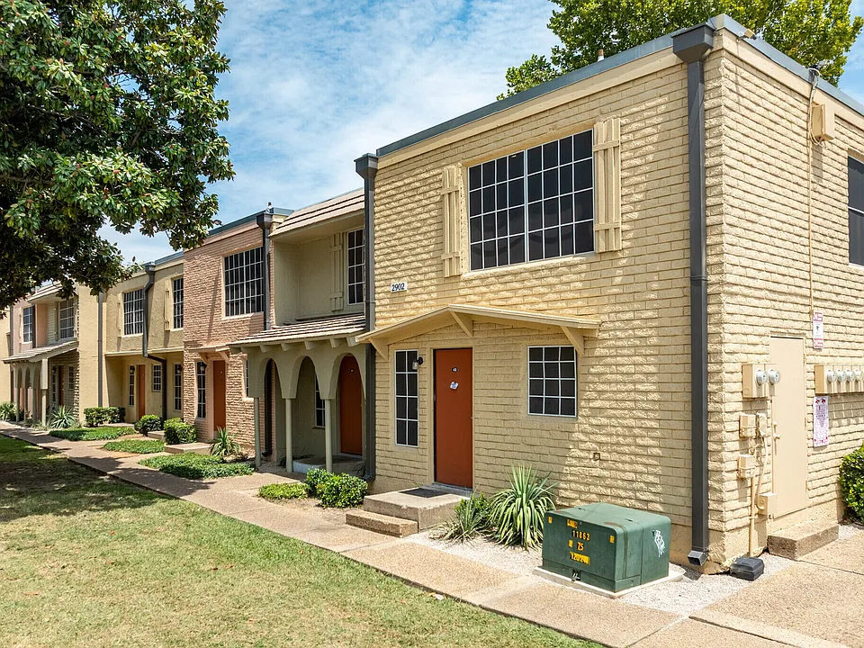 Garland Oaks Apartments