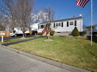 4 Quarry Rd, Warwick, RI 02889