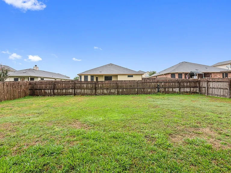 6709 Costa Dr — Photo 11