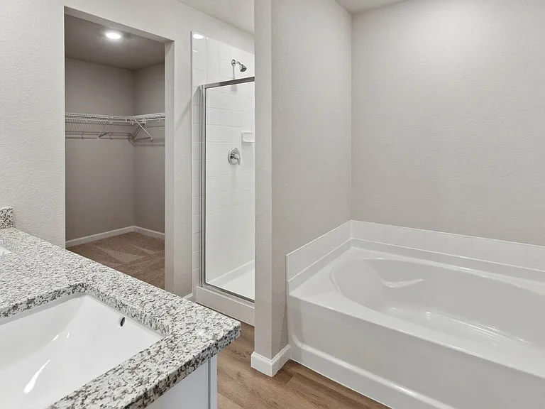 2140 Christina St — Photo 16