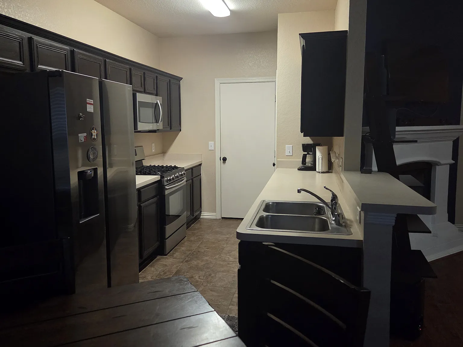 3 bed, 1347 sqft, $2,200 — Photo 3