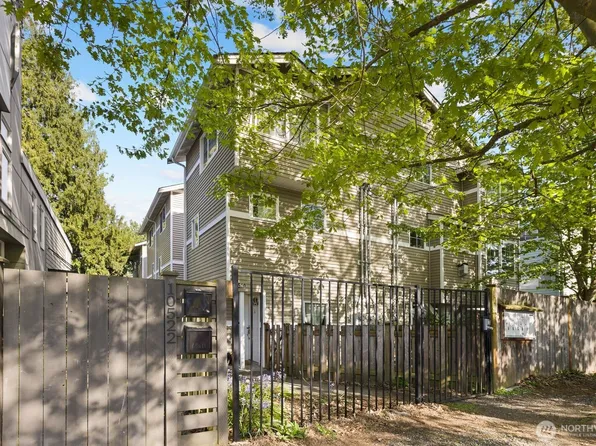 10520 Whitman Avenue N #E, Seattle, WA 98133