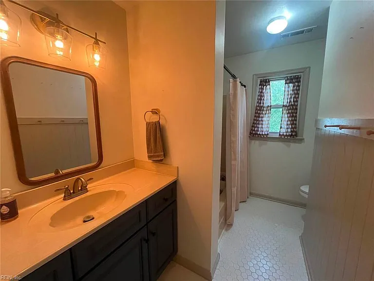2505 Castle Hill Ct — Photo 20