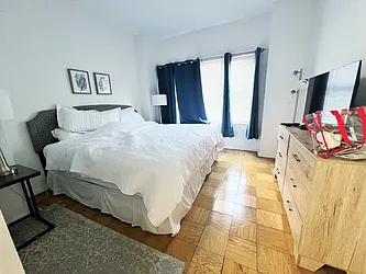 Rented by Manhattan Realty Group